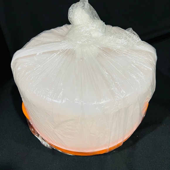 NEW! (NIP) Tupperware Cool Orange Cake Taker w/ FREE Cake Server (LAST one) - Picture 12 of 14